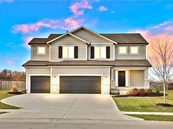 9004 NE 111th Pl, Kansas City, MO 64157