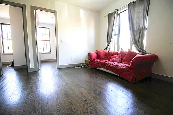 Rented by Nooklyn NYC LLC | media 80