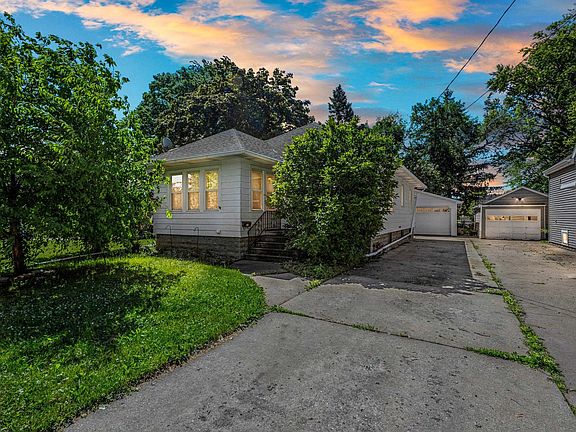 2nd image of 135 W 23rd Ave