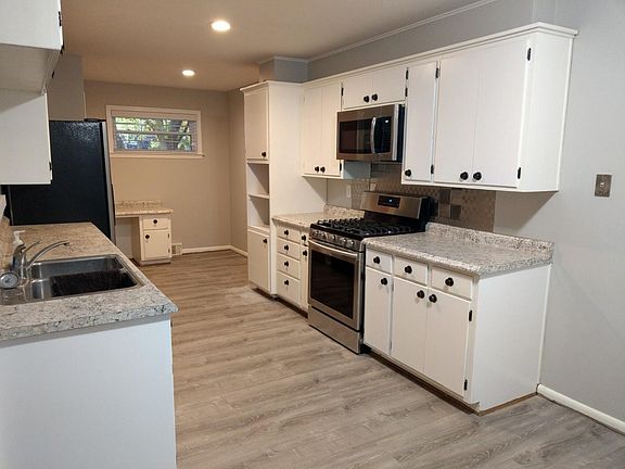 4th image of 3601 W 50th St