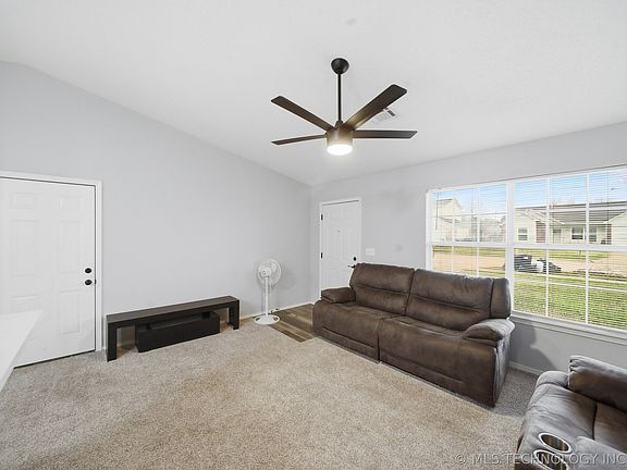 5th image of 1925 Bristol Rd