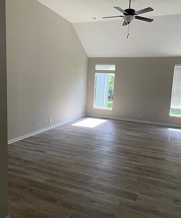 4th image of 707 Whitetail Dr