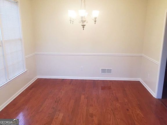 4th image of 2562 Fairlawn Downs NW