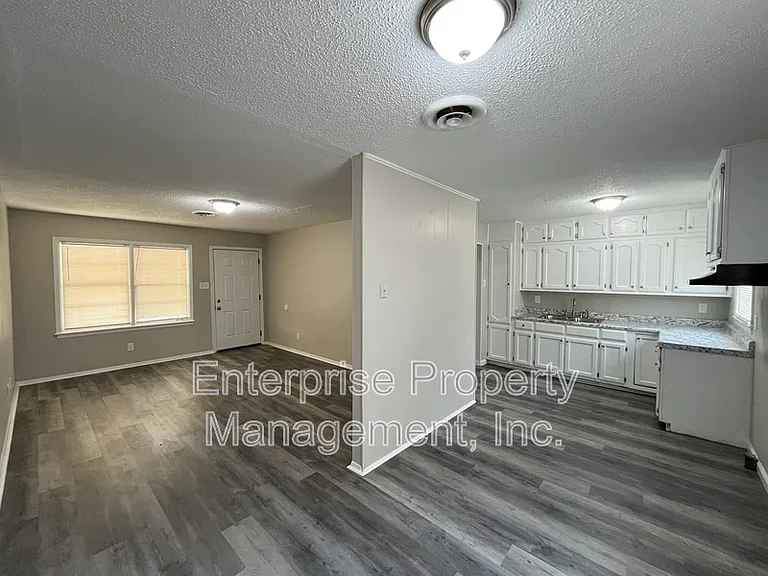 3736 Debby Dr — Photo 6