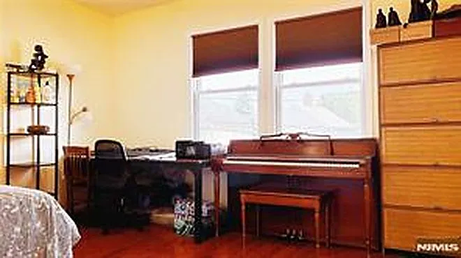 47 Campbell Ave #2R — Photo 6