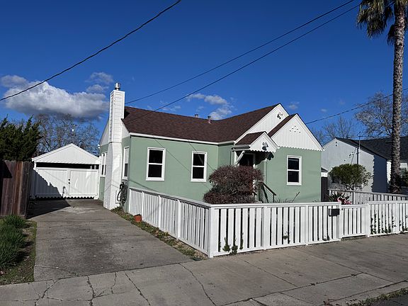 2nd image of 1136 Hayes St