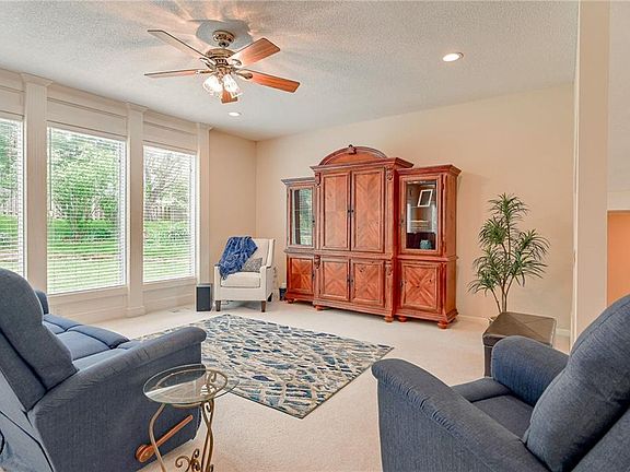 4th image of 8805 N Beaman Ct