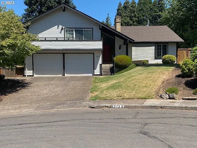 3235 Strathmore Pl photo 1
