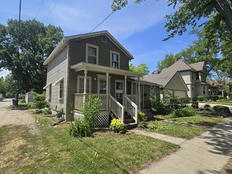 219 S 7th St — Photo 30