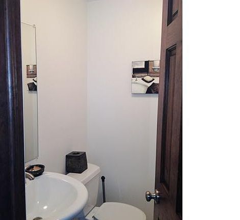 4th image of 100 Nagel Dr
