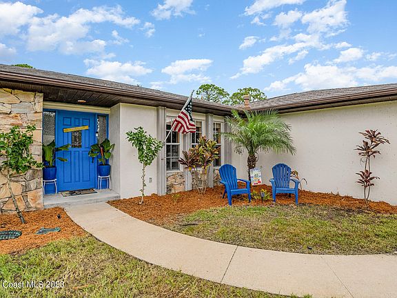 3rd image of 2279 Woodlawn Cir