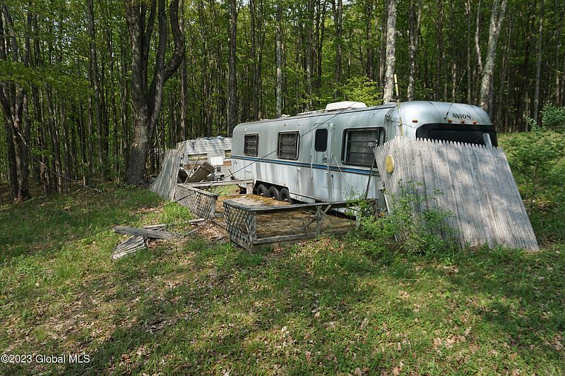 5th image of 61 Thunder Hill Road