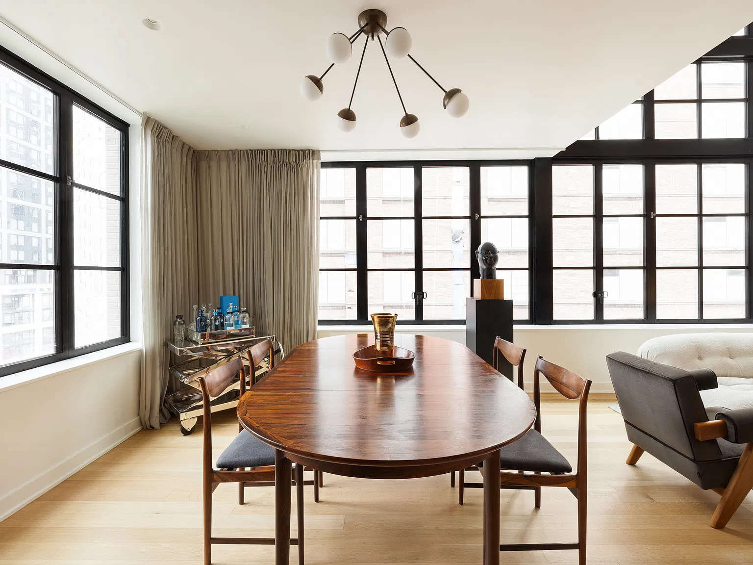 550 West 29th Street — Photo 3