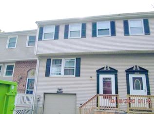 8406 Shallowcreek Rd #B, Liverpool, NY 13090