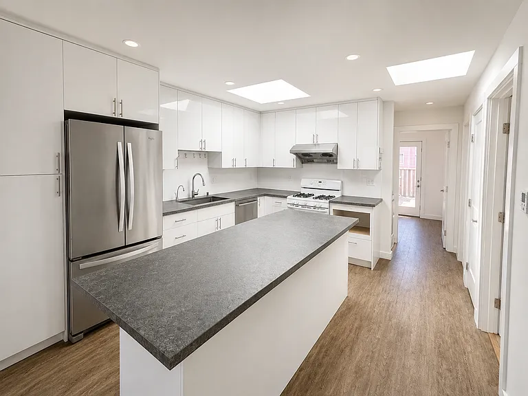 265 Lobos St — Photo 2