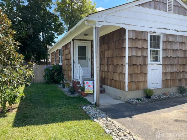 22 Polonia St, Spotswood, NJ 08884