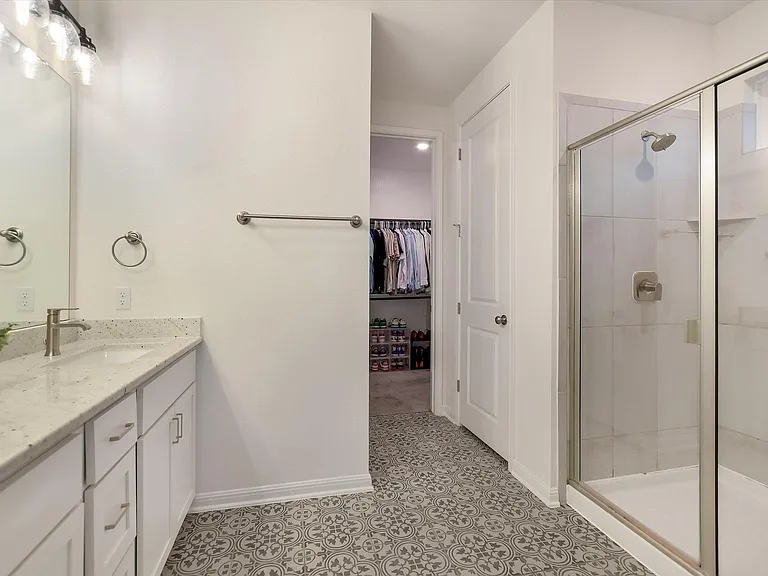 737 Leeward Pass — Photo 23