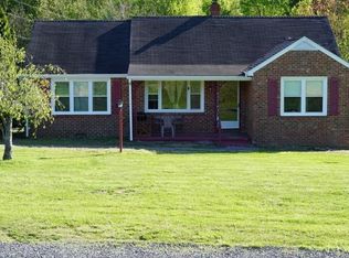 121 Kelly Creek Ln, Appomattox, VA 24522