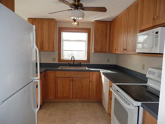 5th image of 3025 Spruceway Dr