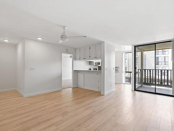 3rd image of 6924 Hyde Park Dr Unit 316