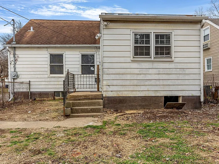 1019 Liberty Rd — Photo 5