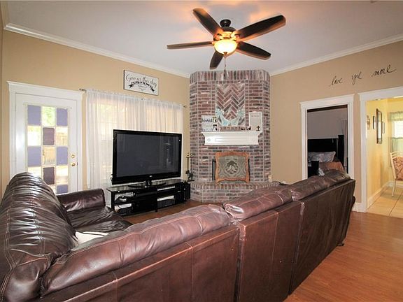 4th image of 1925 Nottingham Dr