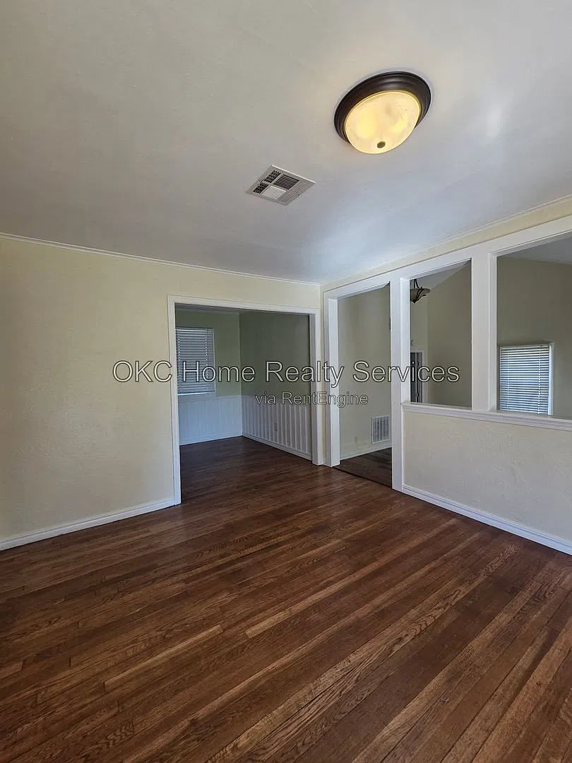 3 bed, 1.0 bath, 1200 sqft, $1,150 — Photo 4