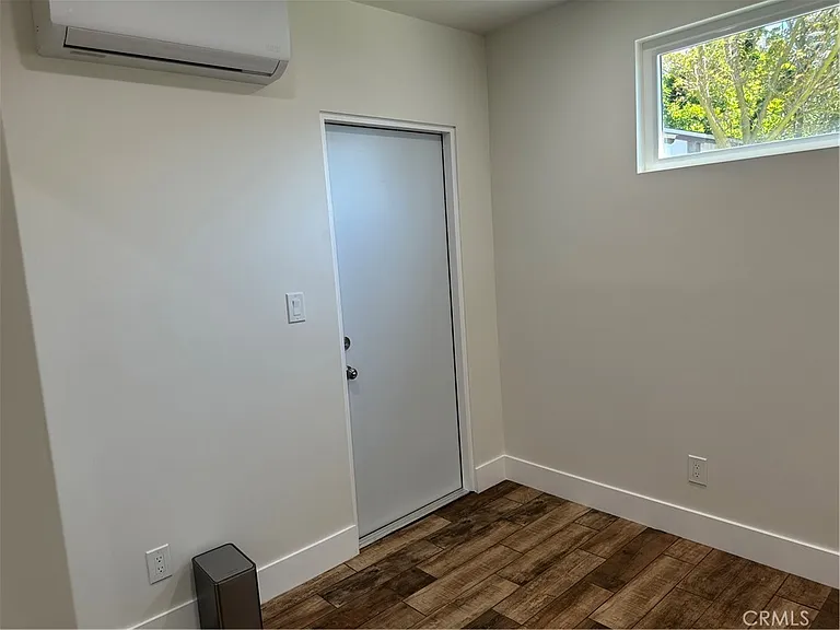 14325 Martha St — Photo 9