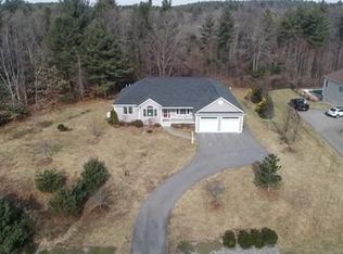 2 Zoe Ln, Newton, NH 03858