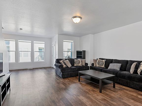 3rd image of 1791 W Dalmeny Way