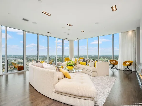 610 E MARKET ST #3305, San Antonio, TX 78205