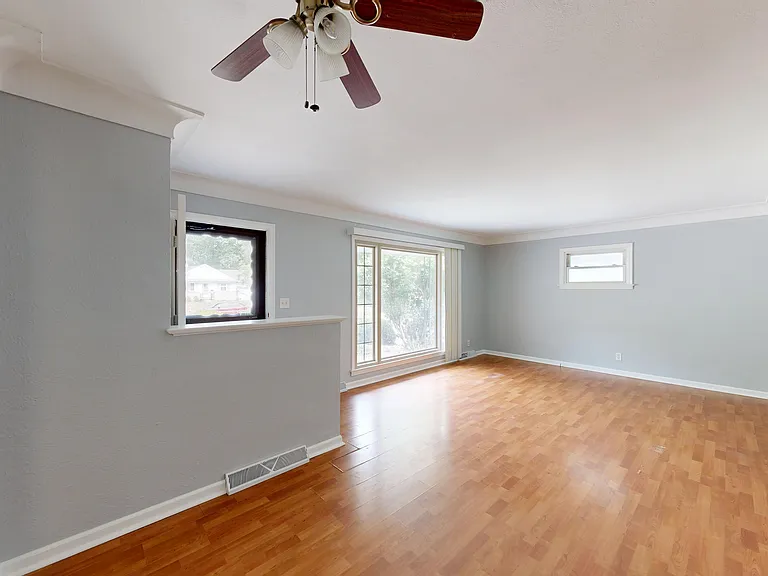 4637 Clover Ln — Photo 12