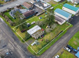 195 S 9th St, Lakeside, OR 97449