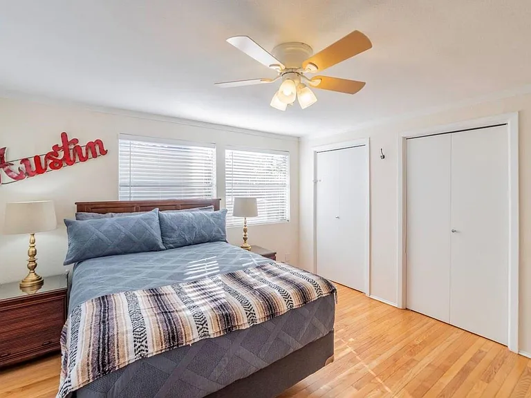 1503 Newton St — Photo 14