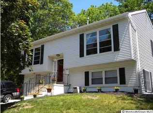 2 Sandalwood Ct, Barnegat, NJ 08005