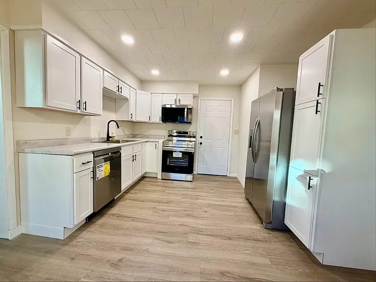 703 Gray St #703 — Photo 5