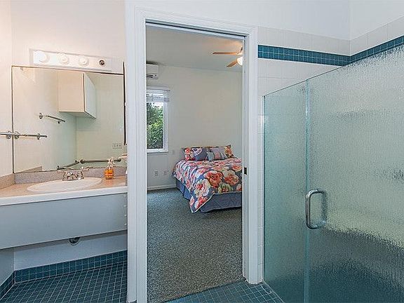 3rd image of 979 Mokulua Dr APT A