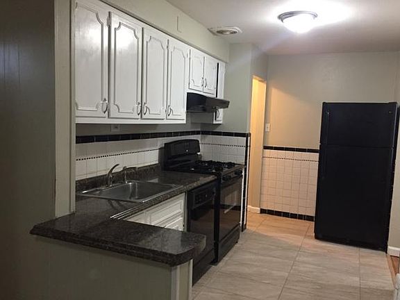 3rd image of 10513 Ewell Dr