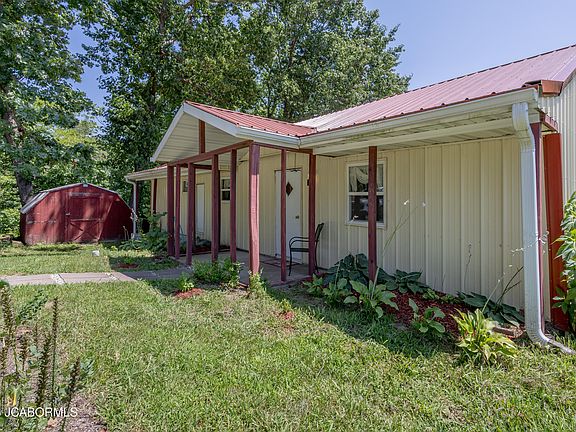 3rd image of 6903 Meadowbrook Dr