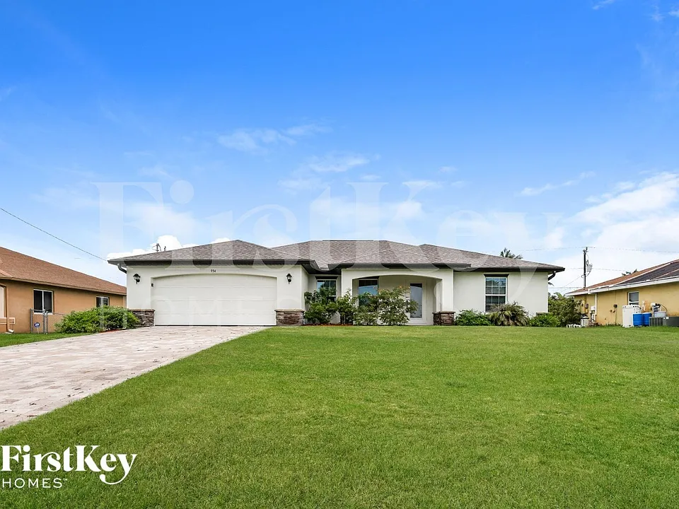 934 NW 6th Pl