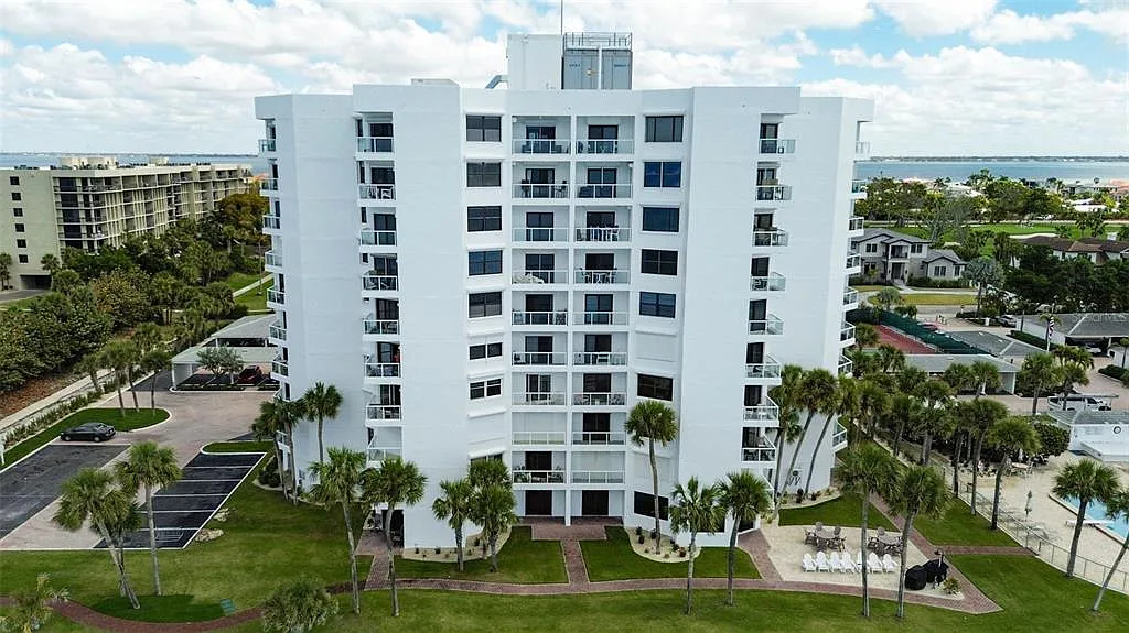 2 bed, 1.5 bath, 1080 sqft, $4,000 — Photo 3
