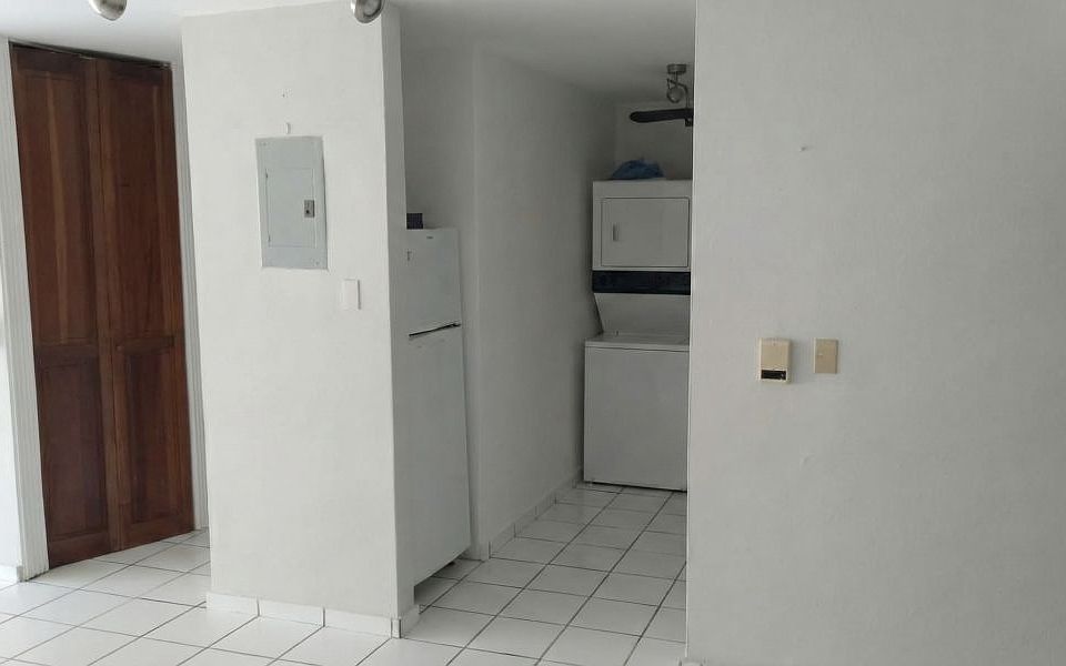 2nd image of Cond Canals Park Calle Canals Apto #505