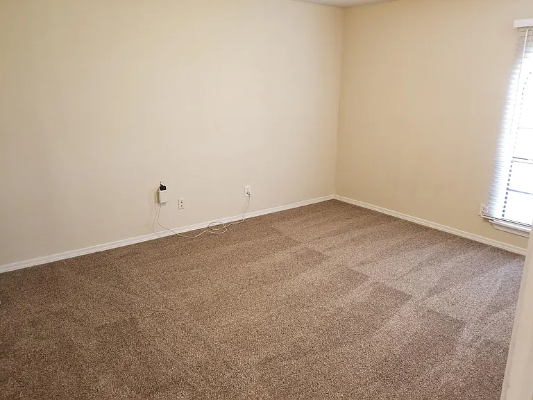 6501 Butterfield Ct — Photo 7