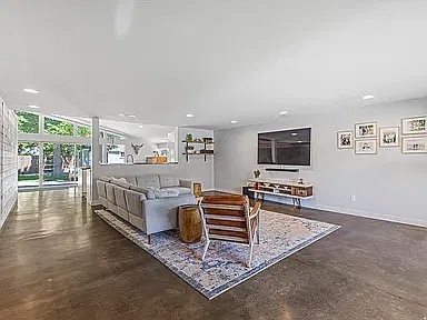 4 bed, 3030 sqft, $4,500 — Photo 3