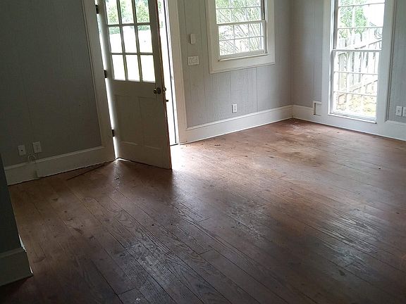 3rd image of 190 N McDonough St