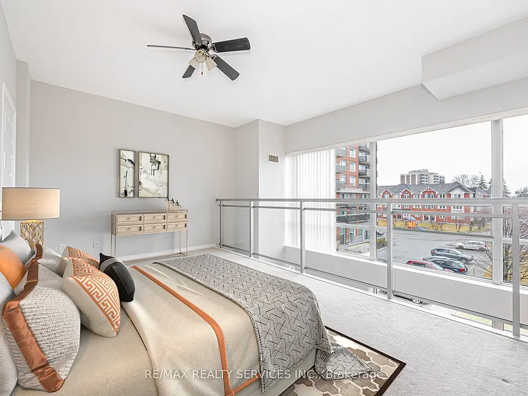 215 Queen St E #211 — Photo 21