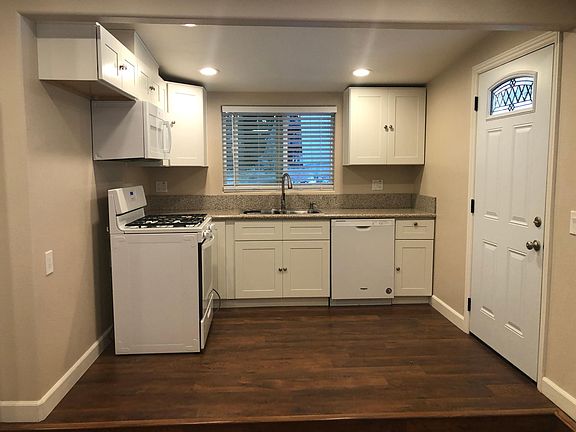 5th image of 837 Alder Way