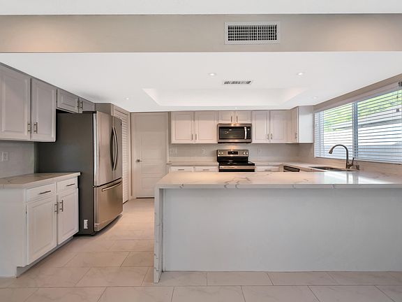 5th image of 2427 W Naranja Ave