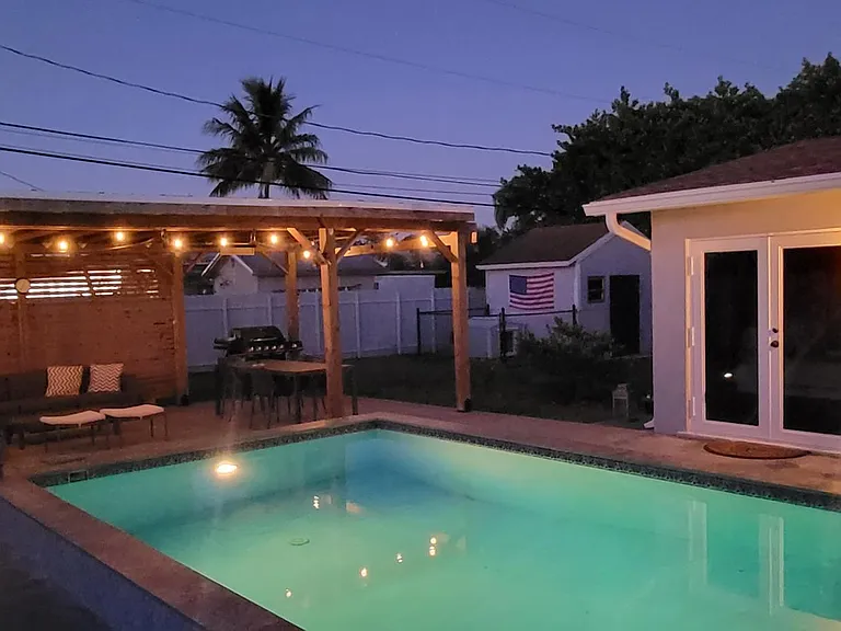9955 SW 215th St — Photo 23