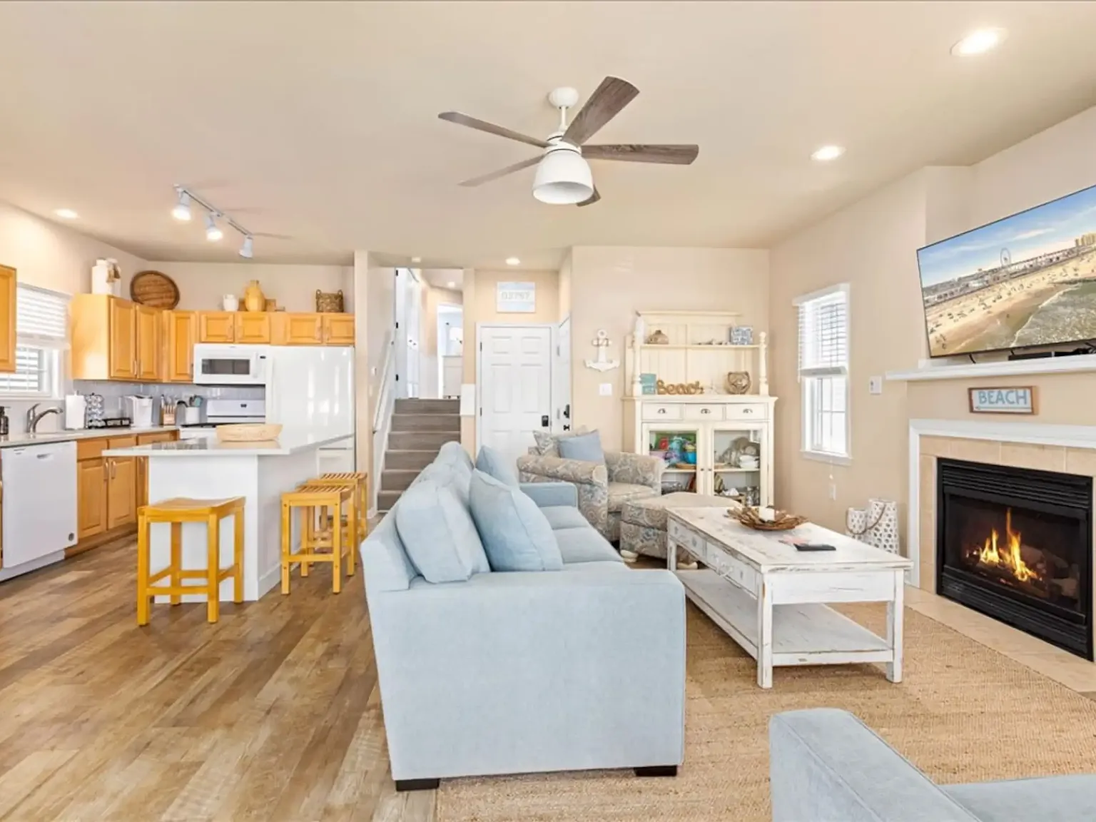 3 bed, $2,000 — Photo 3